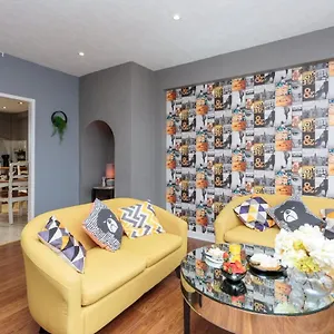 Gorgeous 3-bed Flat, 15 Minutes To Centre Apartment