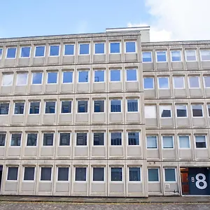 8 Roxburgh Apartment